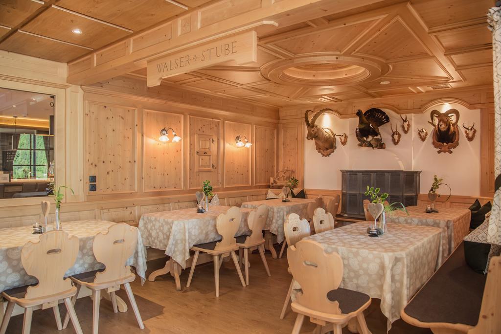Hotel Vier Jahreszeiten Sankt Leonhard im Pitztal Exterior foto