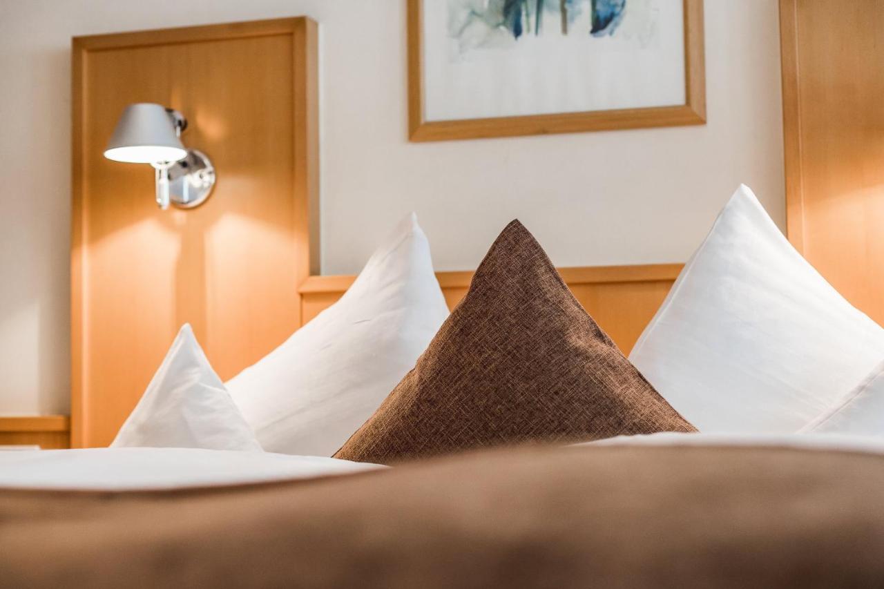 Hotel Vier Jahreszeiten Sankt Leonhard im Pitztal Exterior foto